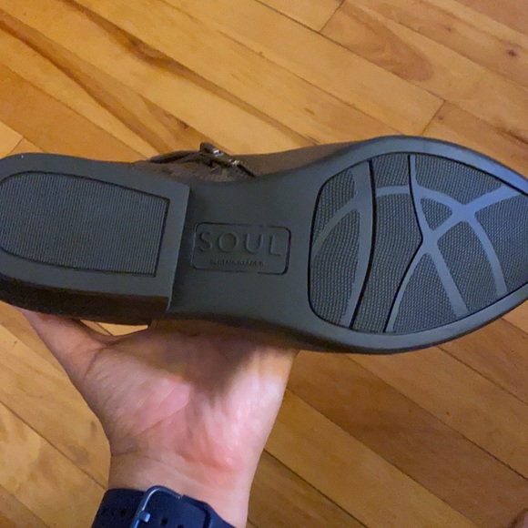 Ankle Boots. Tan/Snake. Size 9. - Picture 9 of 11